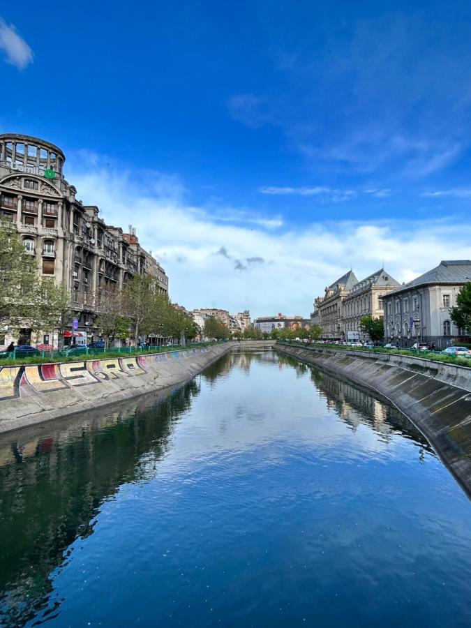 Palace Of The Parliament View,Old City,Waterfall Bucarest Exterior foto