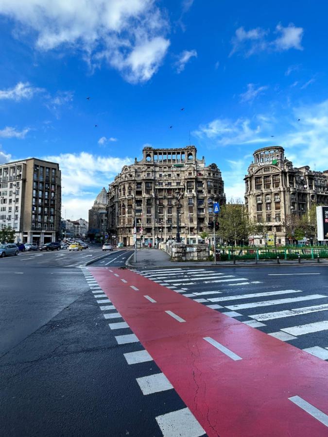 Palace Of The Parliament View,Old City,Waterfall Bucarest Exterior foto